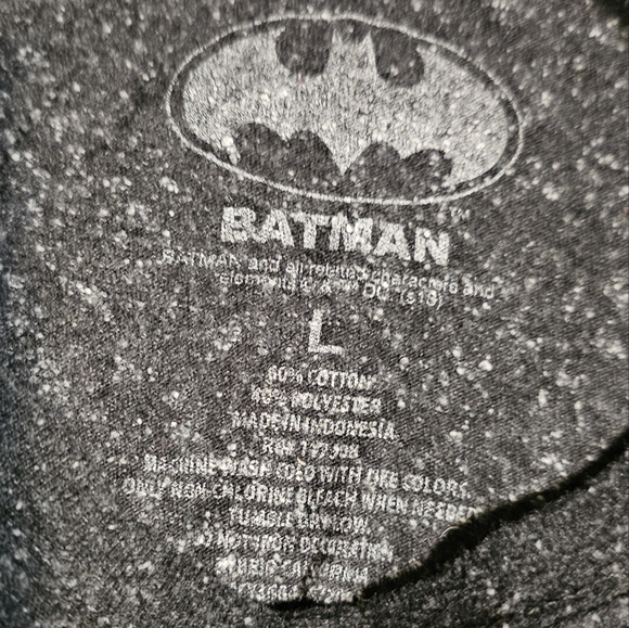 VINTAGE Batman Short Sleeve T-Shirt Neon Looking Logo Striped Sleeves Size Large - Picture 4 of 5